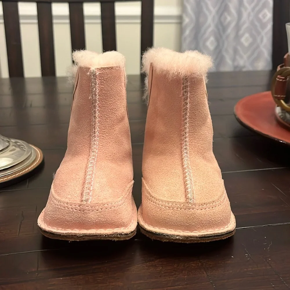 Ugg Australia I Boo infant baby booties boots Size Small 2/3 new 6-12 Months